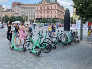 Bezpečnější pěší zóna: Brno-střed řeší koloběžky, jednokolky i neoprávněné vjezdy