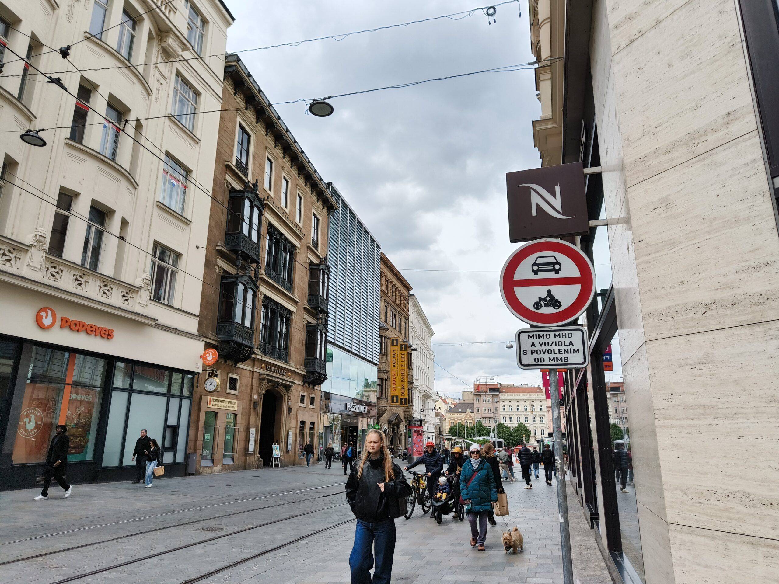 Do centra raději bez auta. Parkovací domy a P+R mají ulevit historickému jádru